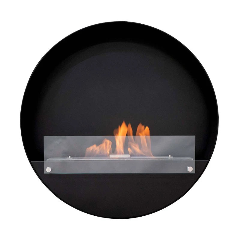 sort rund miljøvenlig biopejs med frontglas og tændte flammer