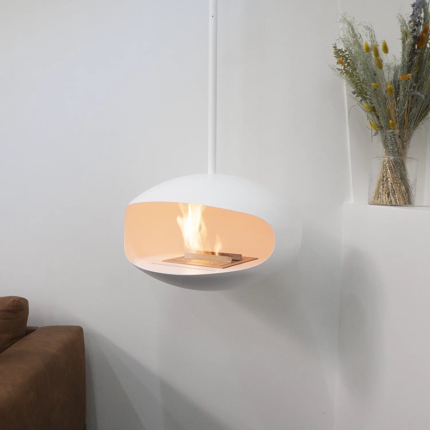 Cocoon Aeris - flot lofthængt biopejs i hvid inklusive hvid loftstang