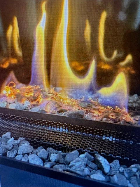 Store flotte flammer fra TermaTech bio pejs. Unikke keramiske sten gør looket helt fantastisk.
